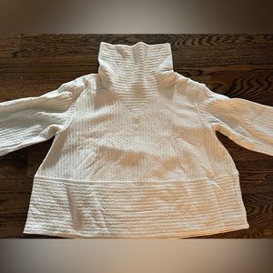 Lululemon textured cropped ivory turtleneck sweatshirt